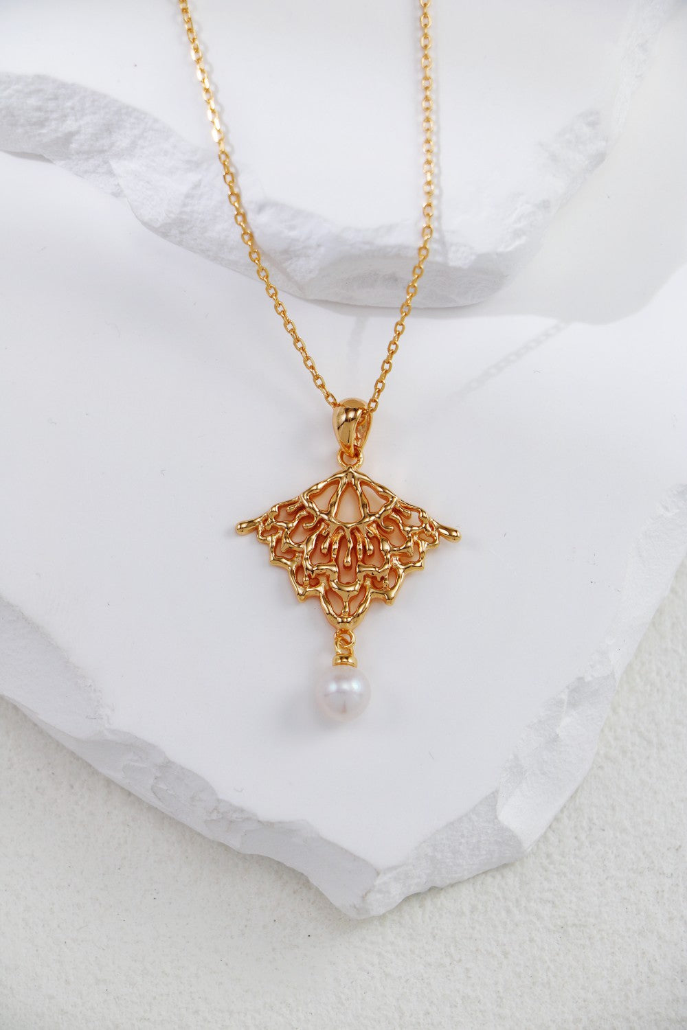 Hula Breeze Pendant Necklace