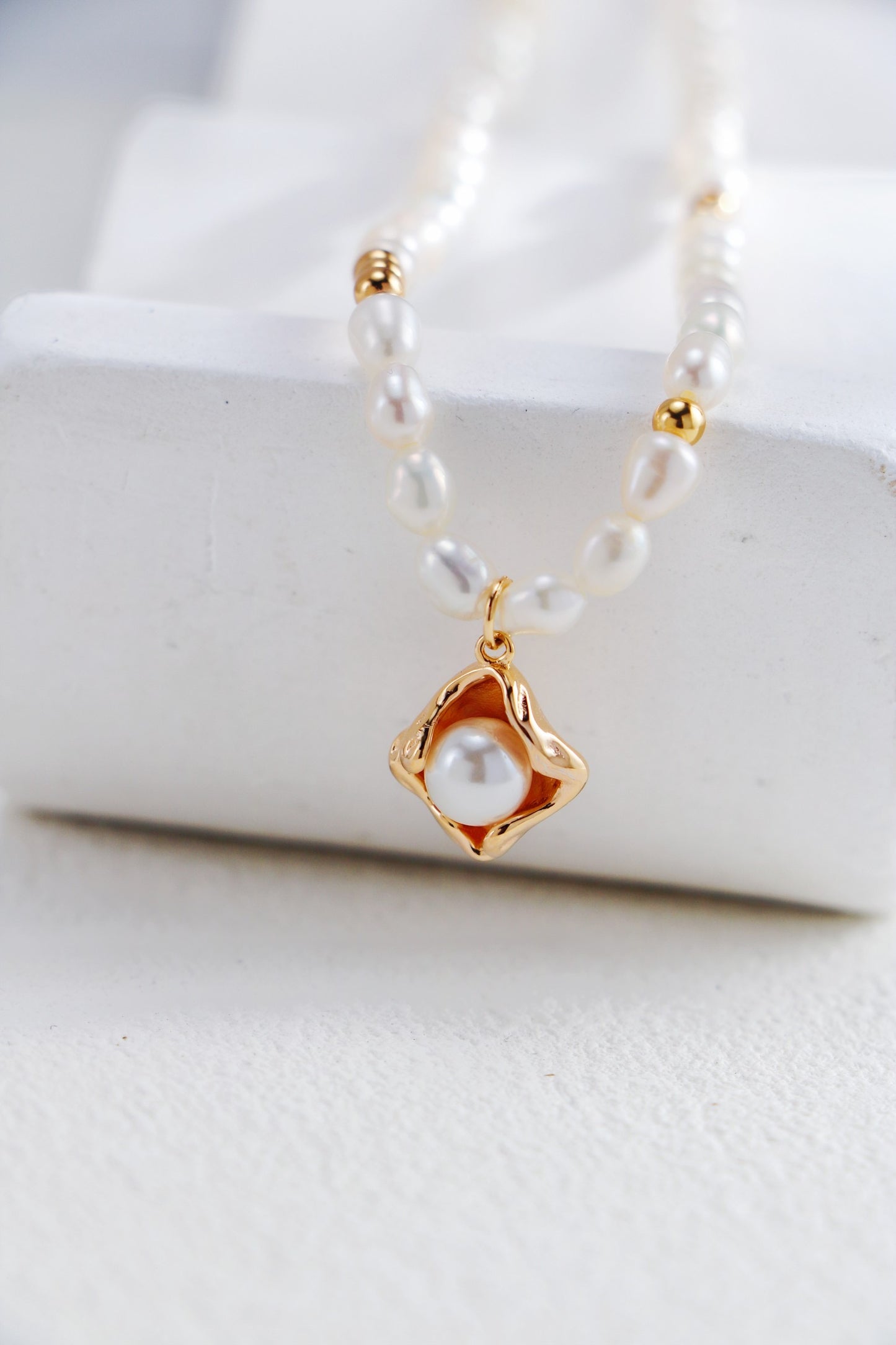 Luna Pearl Necklace