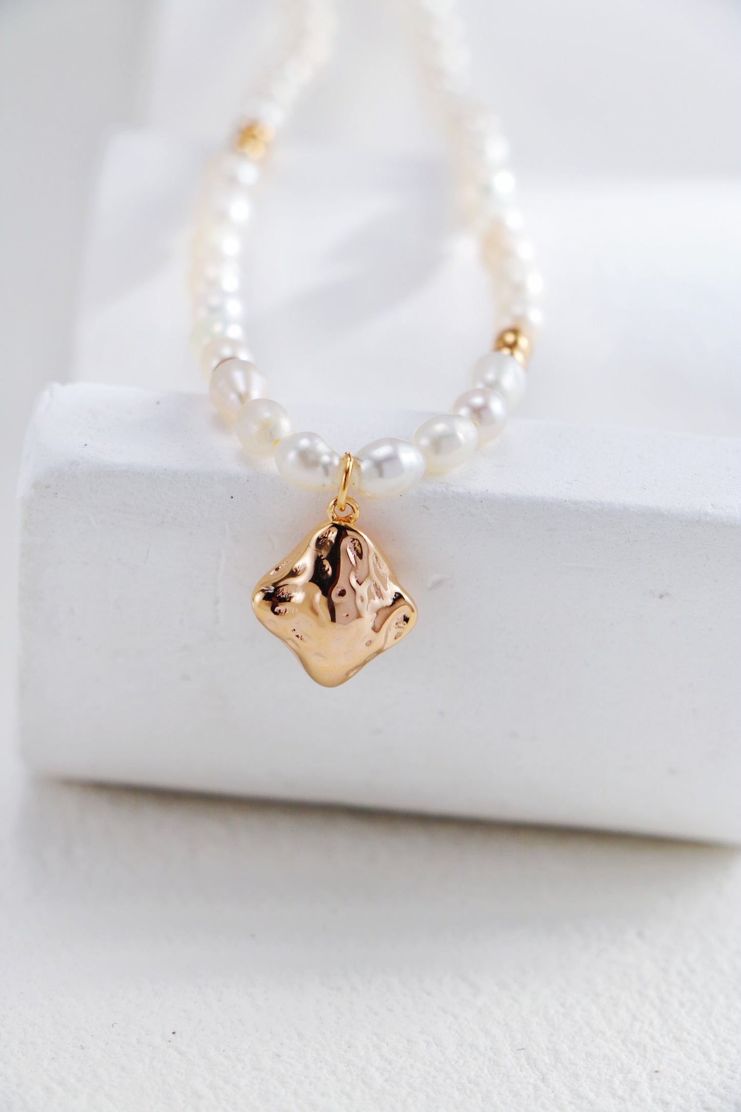 Luna Pearl Necklace