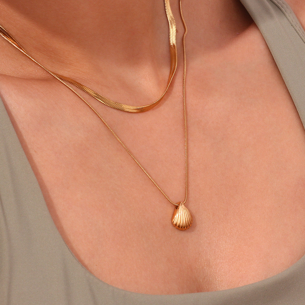 Seshella Pendant Necklace