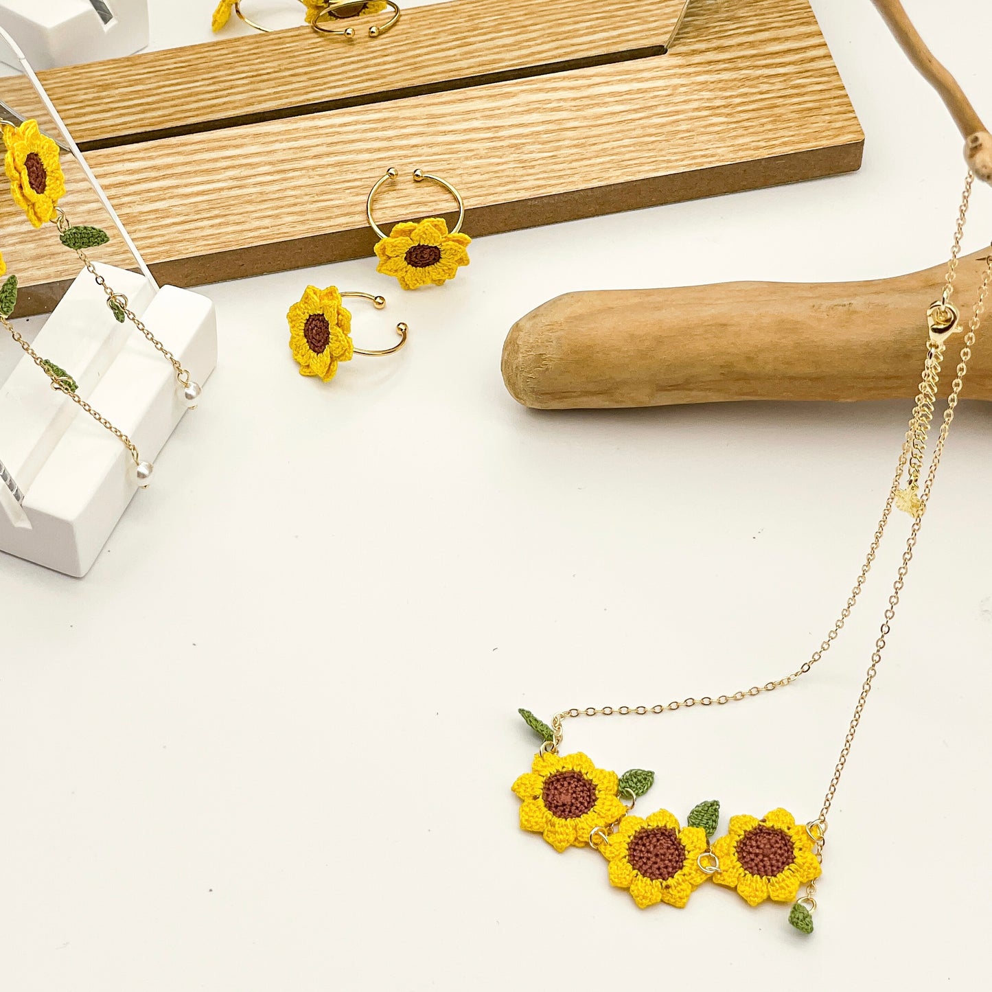 Microcrochet Sunflower Necklace