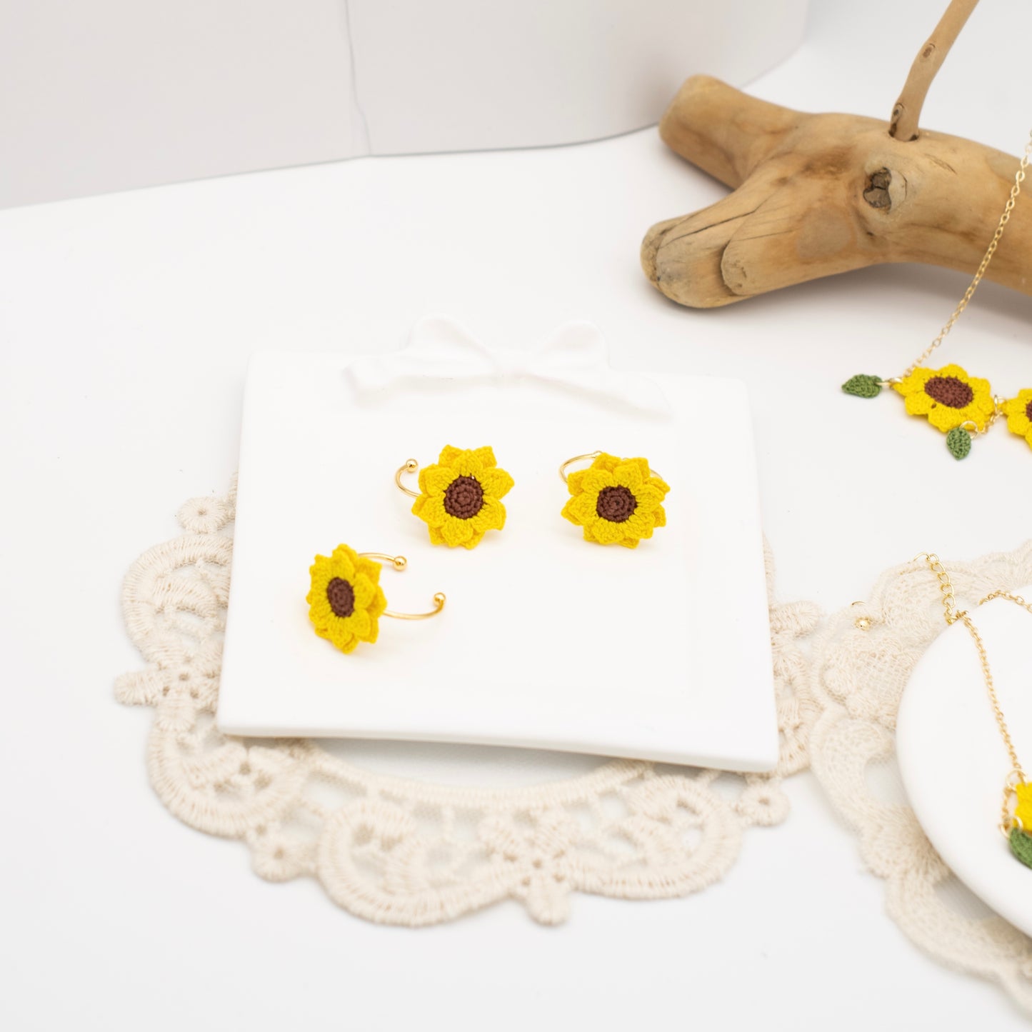 Microcrochet Sunflower Spining Ring
