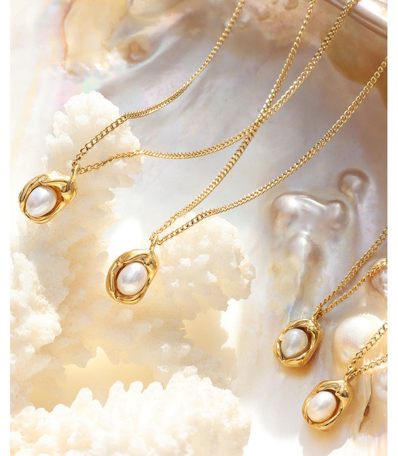 Pearl Pendant Necklace